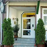 Victoria Hotell 3*