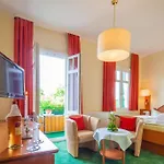 Victoria Hotell 3*